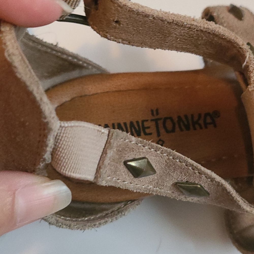 Shoes - Picture 4 of 6